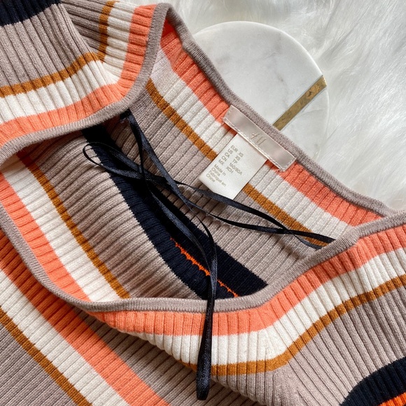 🎉🥳Host Pic🎉 H&M Striped Knit Top - Picture 2 of 5
